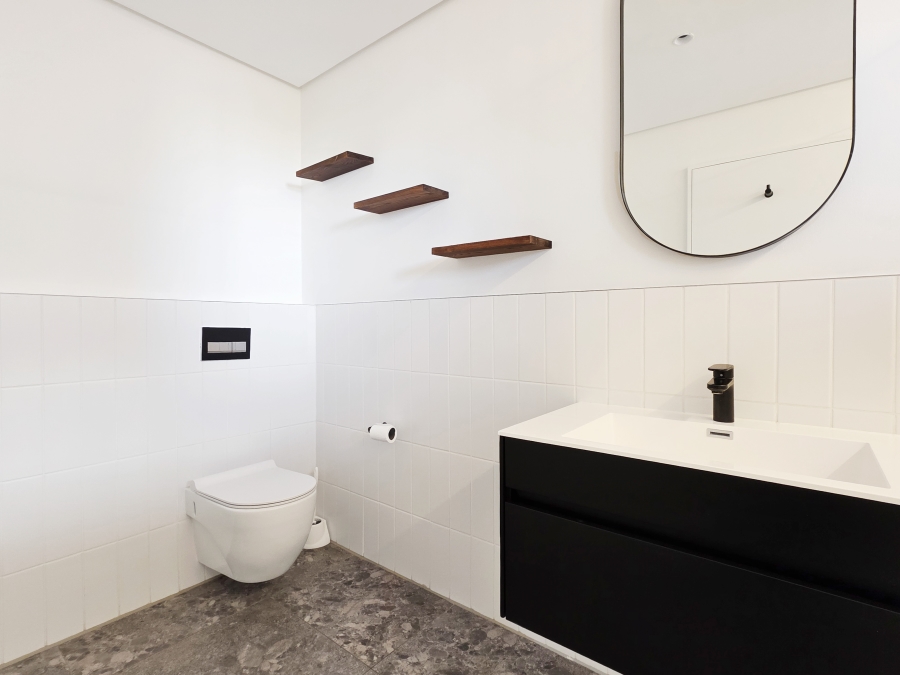 2 Bedroom Property for Sale in Sea Point Western Cape